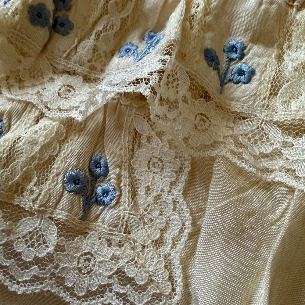 NWOT Tailia embroidered tube top by Free People in size XL